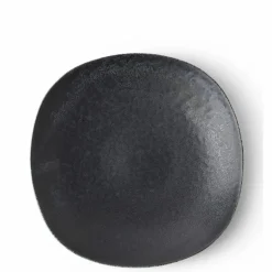 Black Cosmos Shiho Plate 7-5/8"